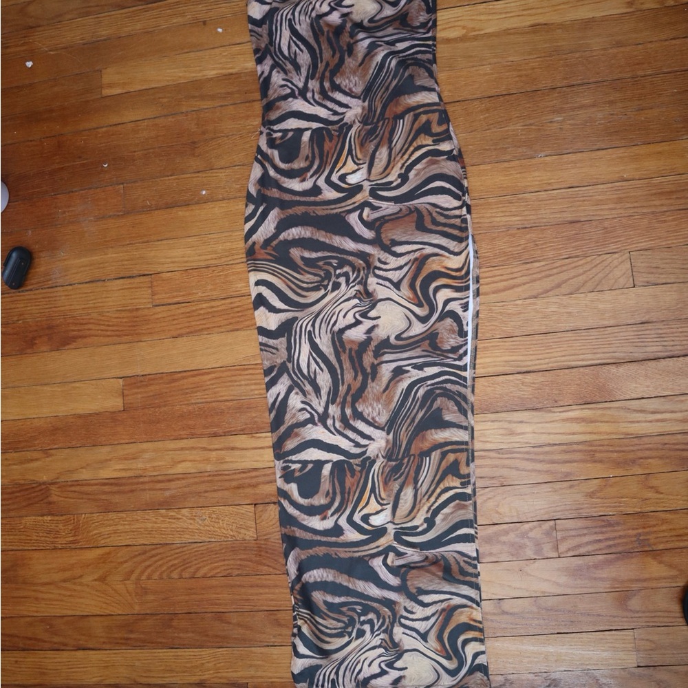 Elegant Brown and Black Patterned Dress